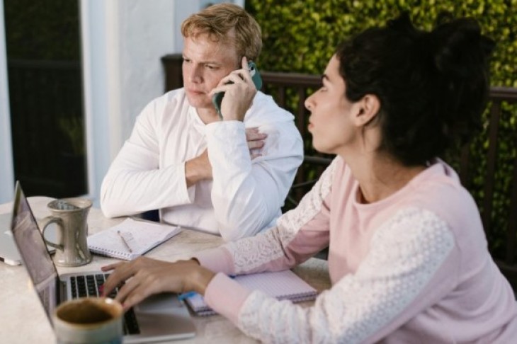 Zašto se partneri često udalje kada posao postane svakodnevni prioritet